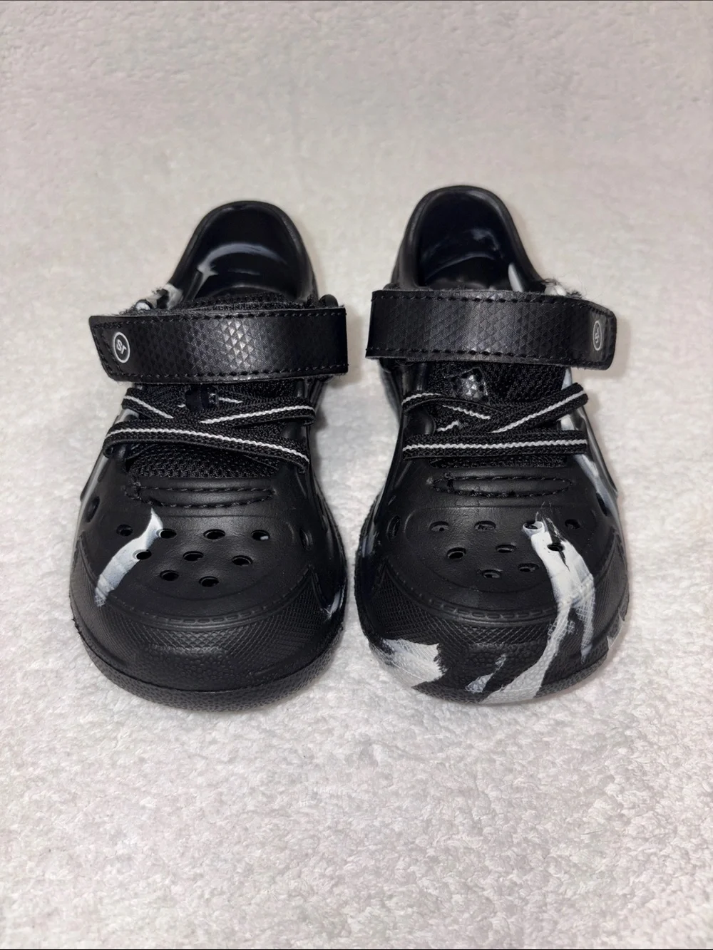 Stride Rite ocean Black and White Kids Water sandal  with Hook-and-Loop Strap 6